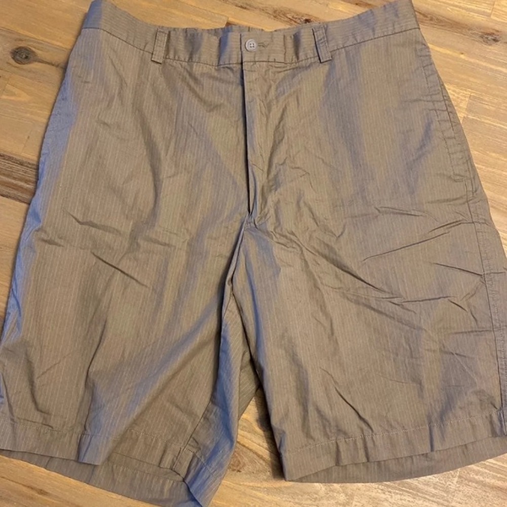 Kenneth Cole Reaction men shorts. Light brown, 34